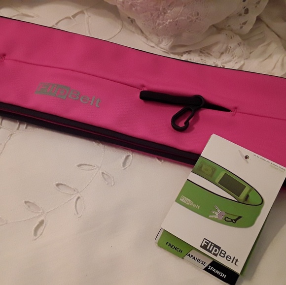 59 off flipbelt accessories nwt ladies pinkblack size large poshmark flipbelt size